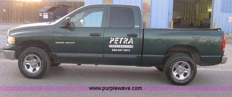 image for item B8235 2002 Dodge Ram 1500 SLT pickup truck