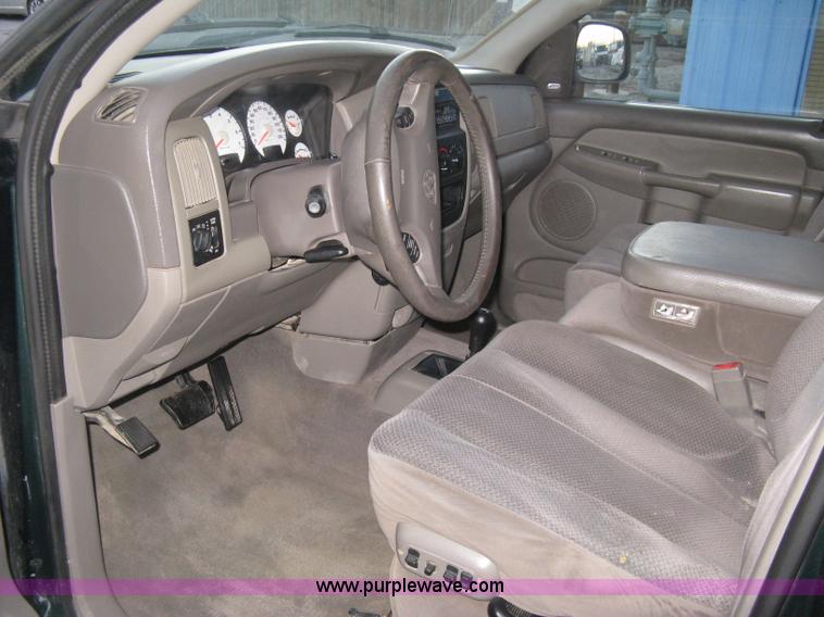 image for item B8235 2002 Dodge Ram 1500 SLT pickup truck