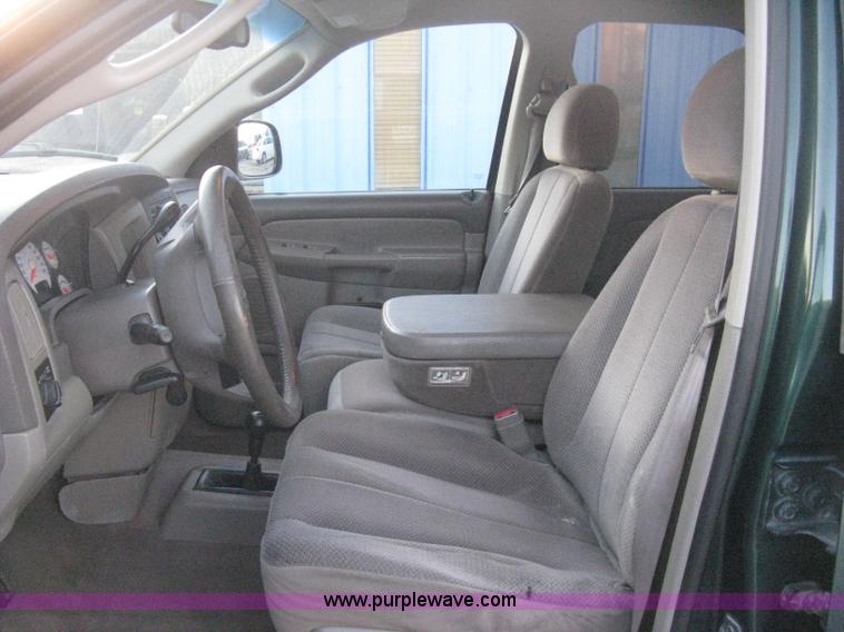 image for item B8235 2002 Dodge Ram 1500 SLT pickup truck