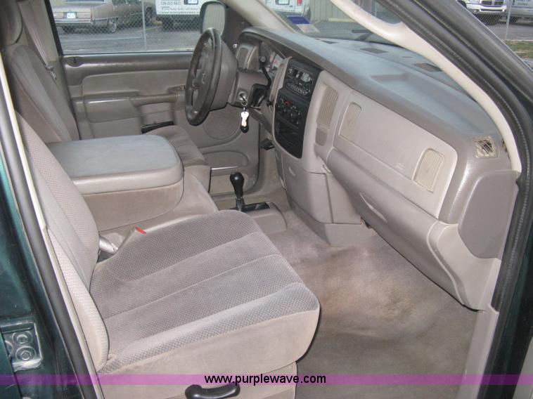 image for item B8235 2002 Dodge Ram 1500 SLT pickup truck