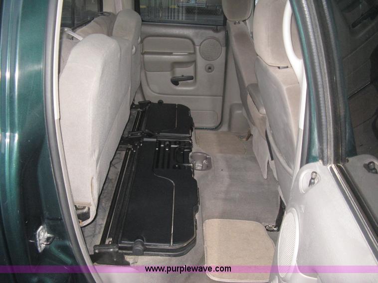 image for item B8235 2002 Dodge Ram 1500 SLT pickup truck