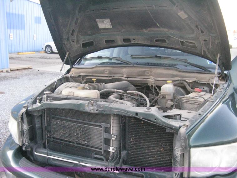 image for item B8235 2002 Dodge Ram 1500 SLT pickup truck