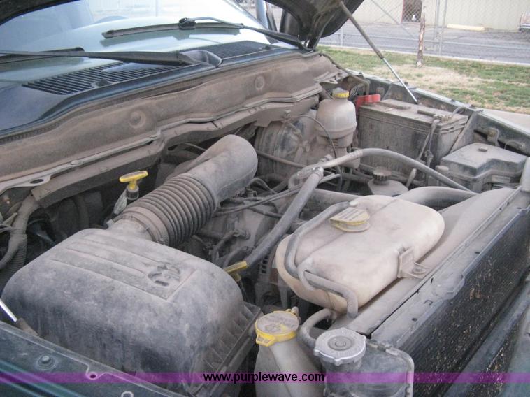 image for item B8235 2002 Dodge Ram 1500 SLT pickup truck