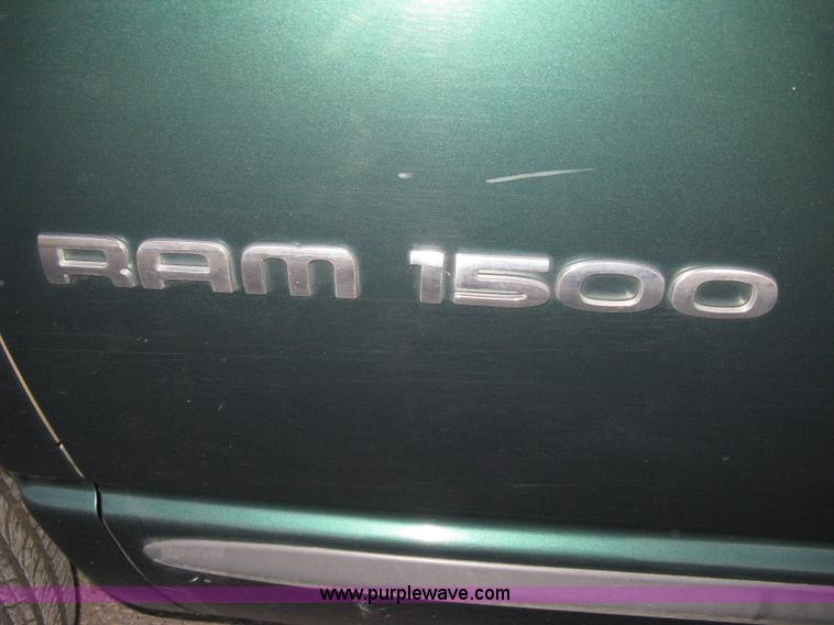 image for item B8235 2002 Dodge Ram 1500 SLT pickup truck