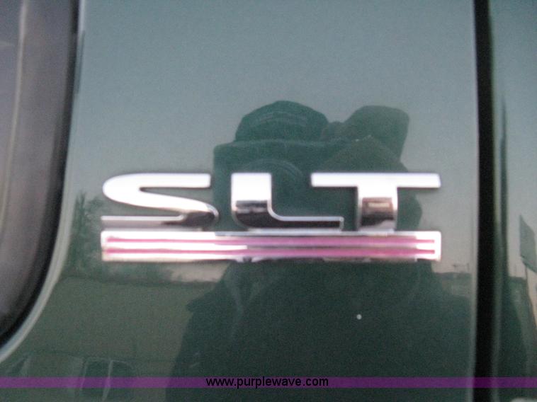 image for item B8235 2002 Dodge Ram 1500 SLT pickup truck