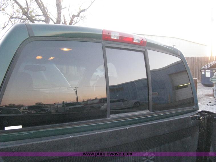 image for item B8235 2002 Dodge Ram 1500 SLT pickup truck