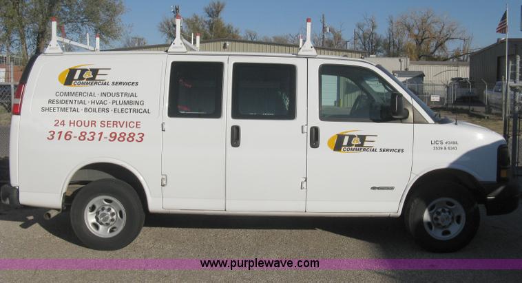 image for item B8241 2006 Chevrolet Express 2500 cargo van