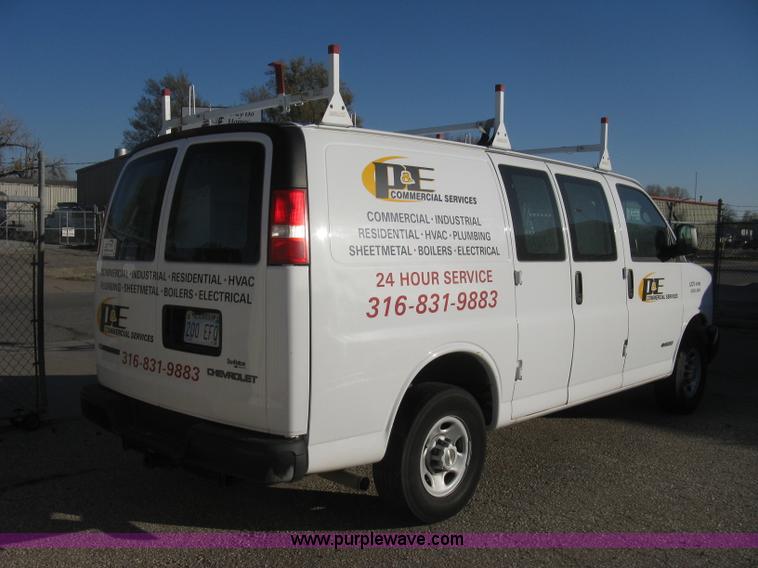 image for item B8241 2006 Chevrolet Express 2500 cargo van