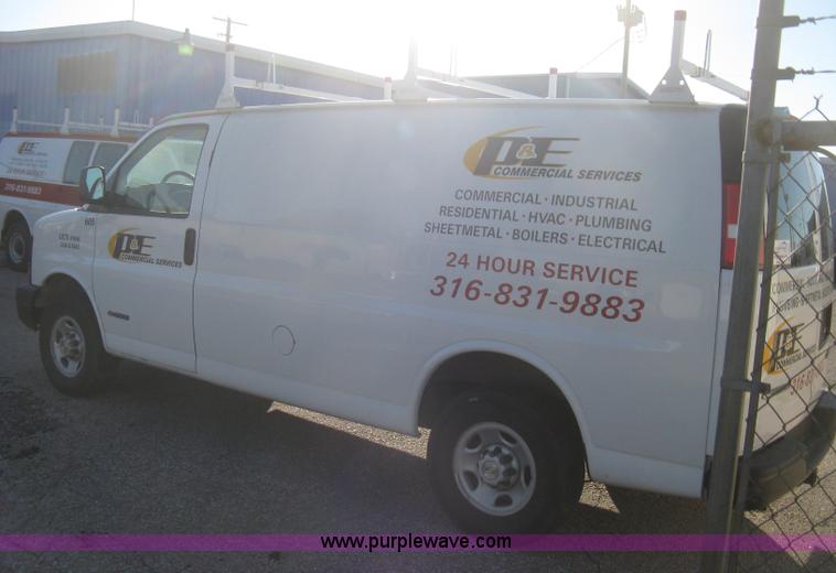 image for item B8241 2006 Chevrolet Express 2500 cargo van
