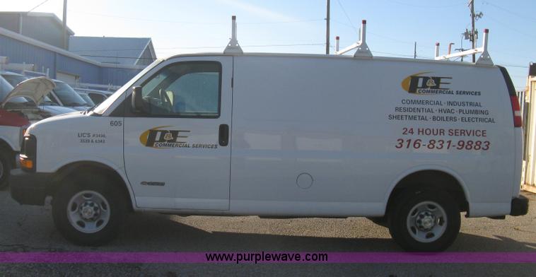 image for item B8241 2006 Chevrolet Express 2500 cargo van