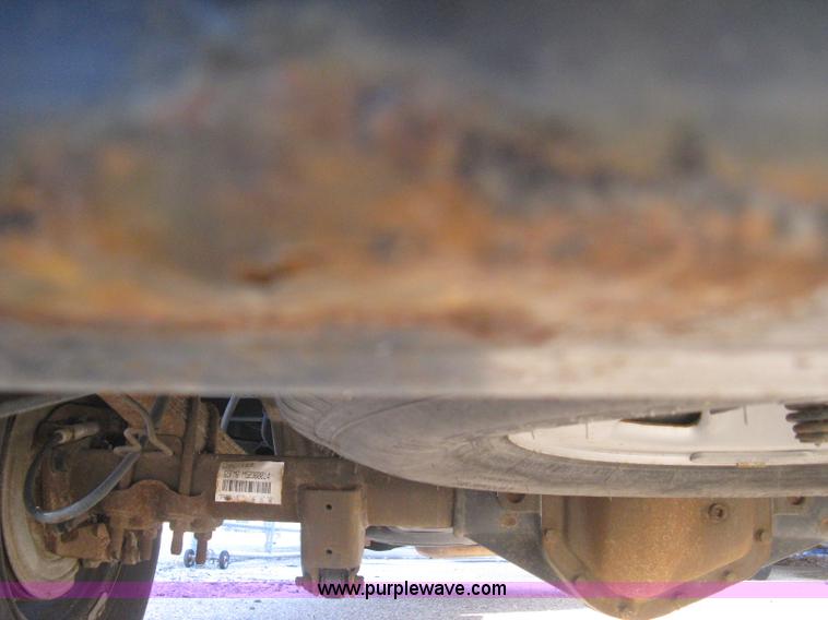 image for item B8241 2006 Chevrolet Express 2500 cargo van