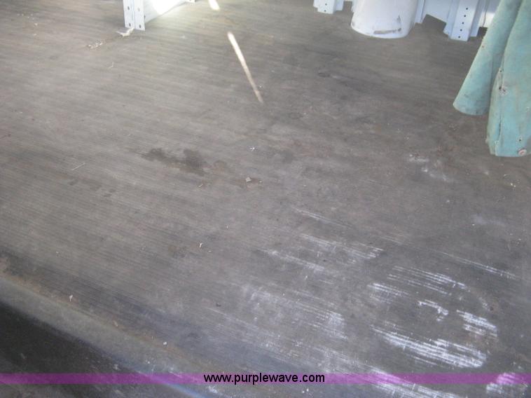 image for item B8241 2006 Chevrolet Express 2500 cargo van