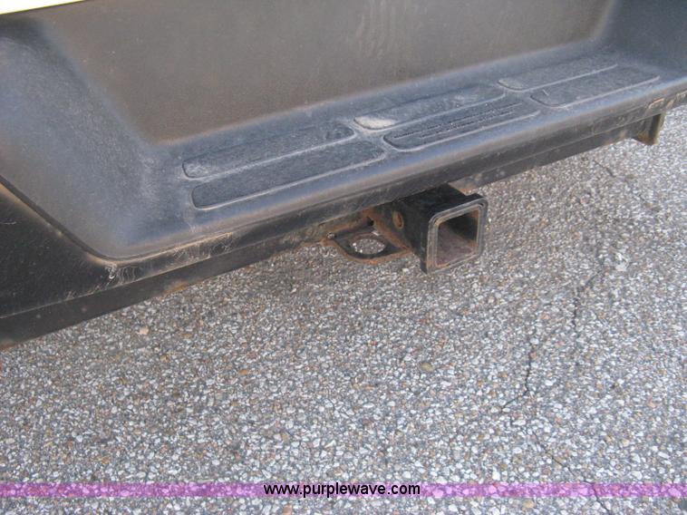 image for item B8241 2006 Chevrolet Express 2500 cargo van