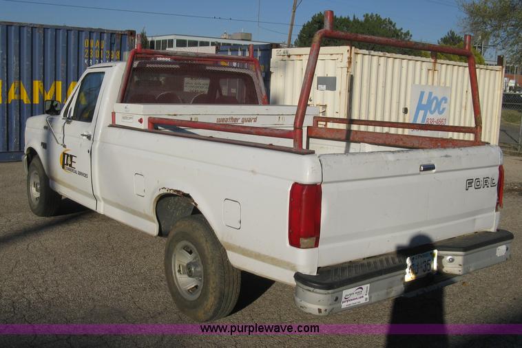 image for item B8245 1995 Ford F150 XL pickup truck