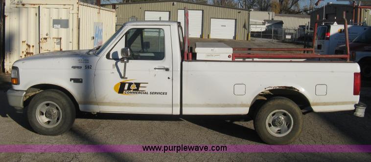 image for item B8245 1995 Ford F150 XL pickup truck