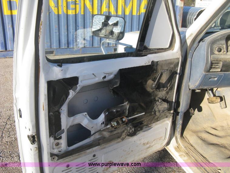 image for item B8245 1995 Ford F150 XL pickup truck