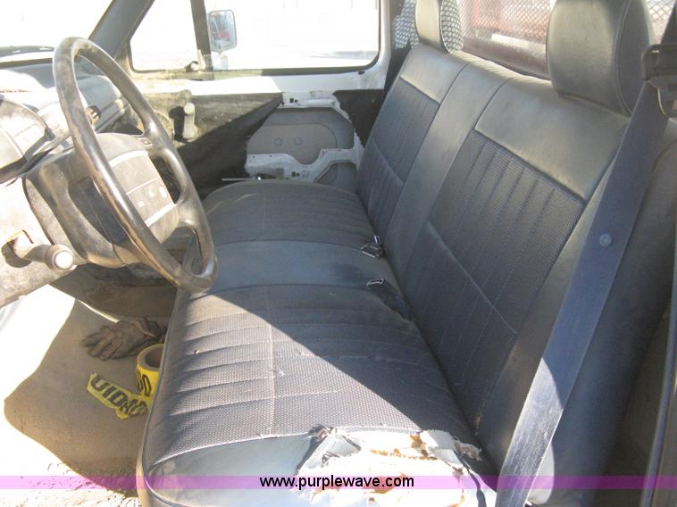 image for item B8245 1995 Ford F150 XL pickup truck