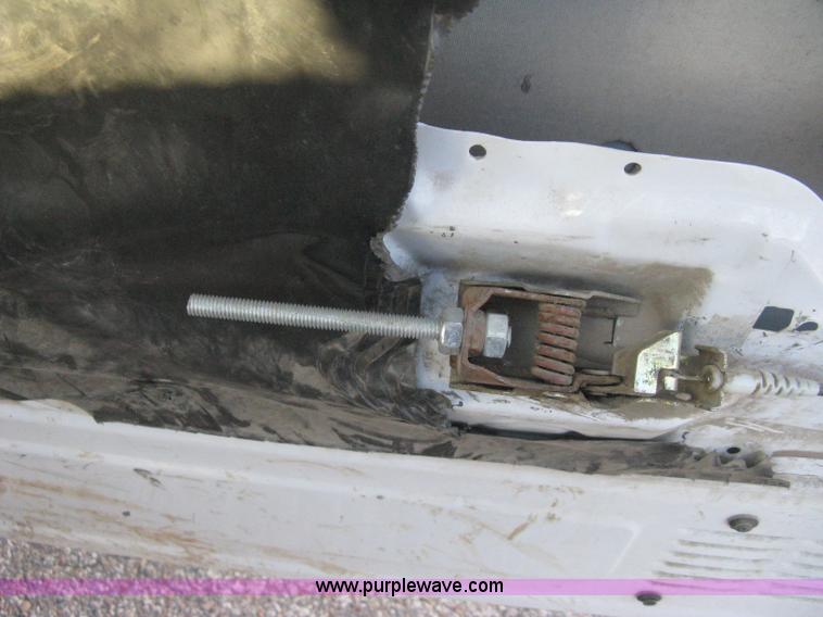 image for item B8245 1995 Ford F150 XL pickup truck