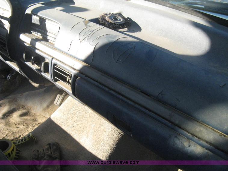 image for item B8245 1995 Ford F150 XL pickup truck