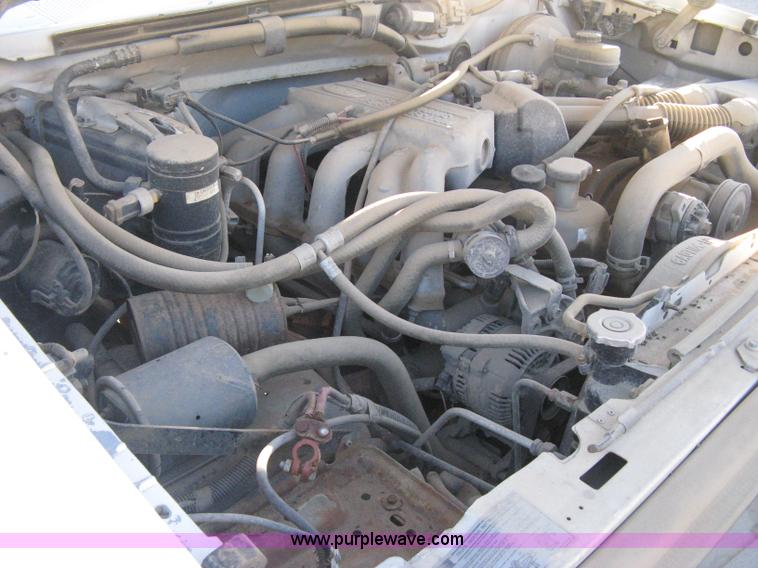 image for item B8245 1995 Ford F150 XL pickup truck