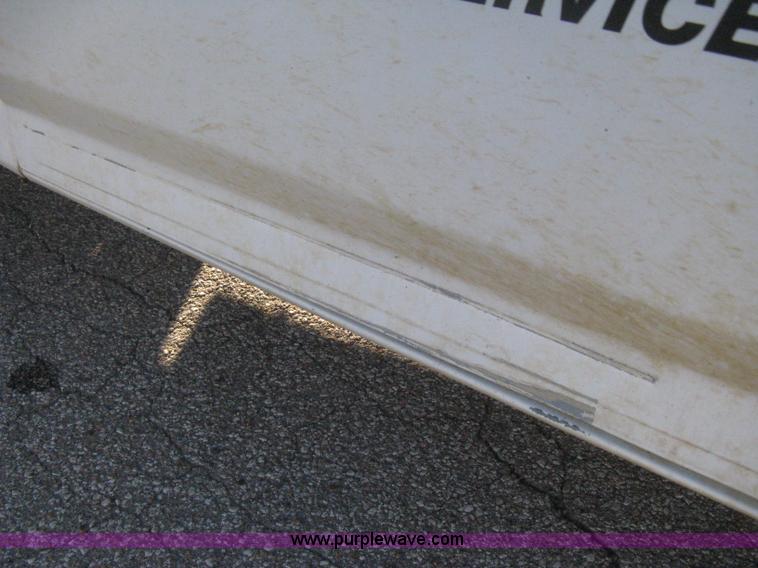 image for item B8245 1995 Ford F150 XL pickup truck