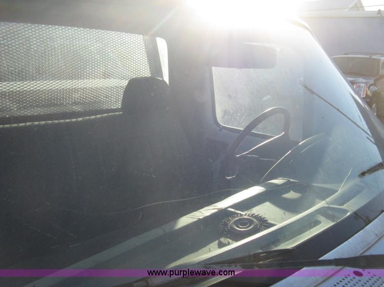 image for item B8245 1995 Ford F150 XL pickup truck