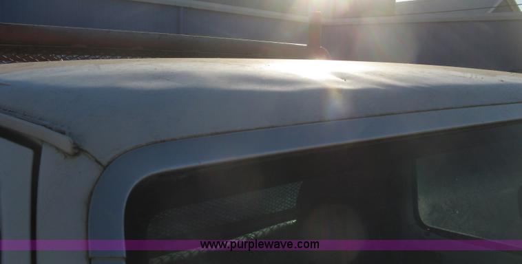 image for item B8245 1995 Ford F150 XL pickup truck