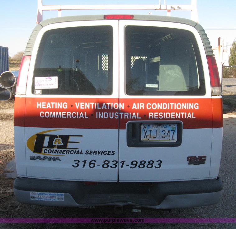 image for item B8246 2002 GMC Savana 2500 cargo van