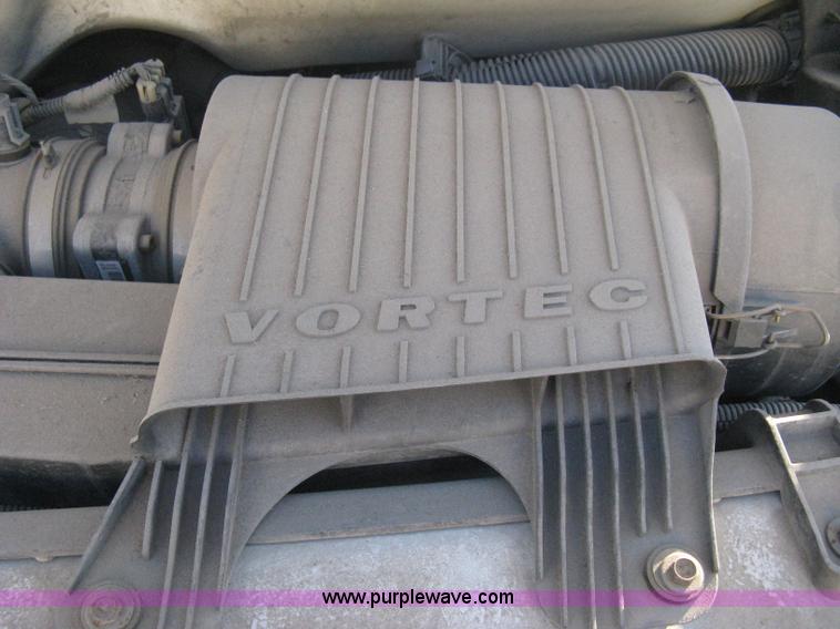 image for item B8246 2002 GMC Savana 2500 cargo van