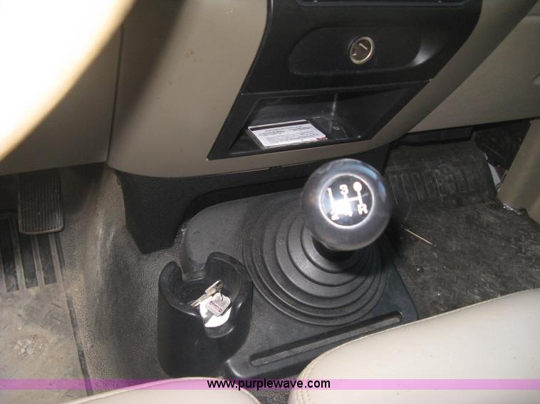 image for item B8247 2006 Ford F150 XL pickup truck