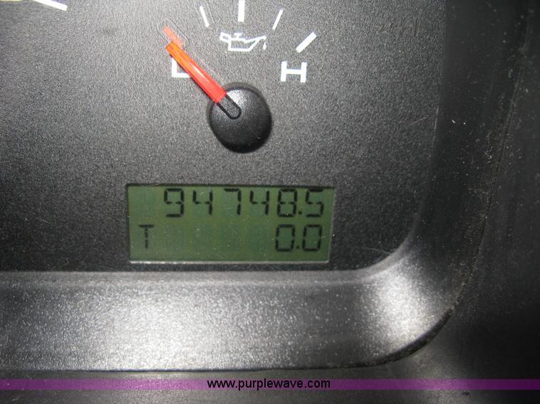 image for item B8247 2006 Ford F150 XL pickup truck