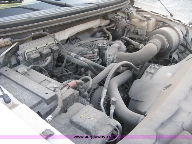 image for item B8247 2006 Ford F150 XL pickup truck