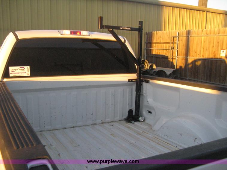 image for item B8247 2006 Ford F150 XL pickup truck