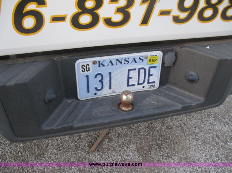 image for item B8247 2006 Ford F150 XL pickup truck