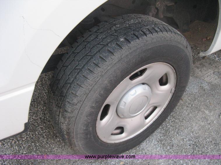 image for item B8247 2006 Ford F150 XL pickup truck