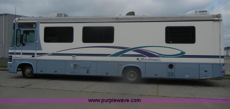 image for item D4750 1998 Gulf Stream Sun Voyager RV