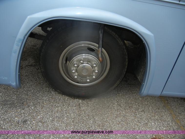 image for item D4750 1998 Gulf Stream Sun Voyager RV