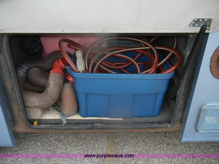 image for item D4750 1998 Gulf Stream Sun Voyager RV