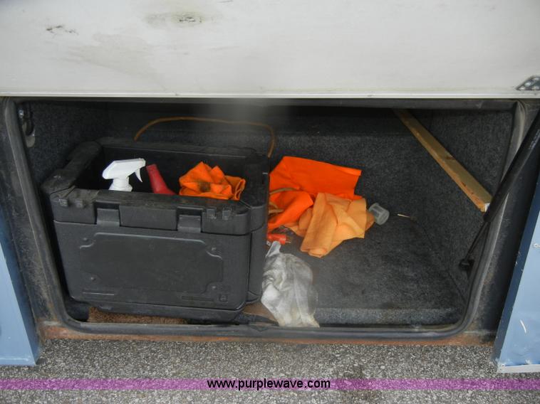 image for item D4750 1998 Gulf Stream Sun Voyager RV