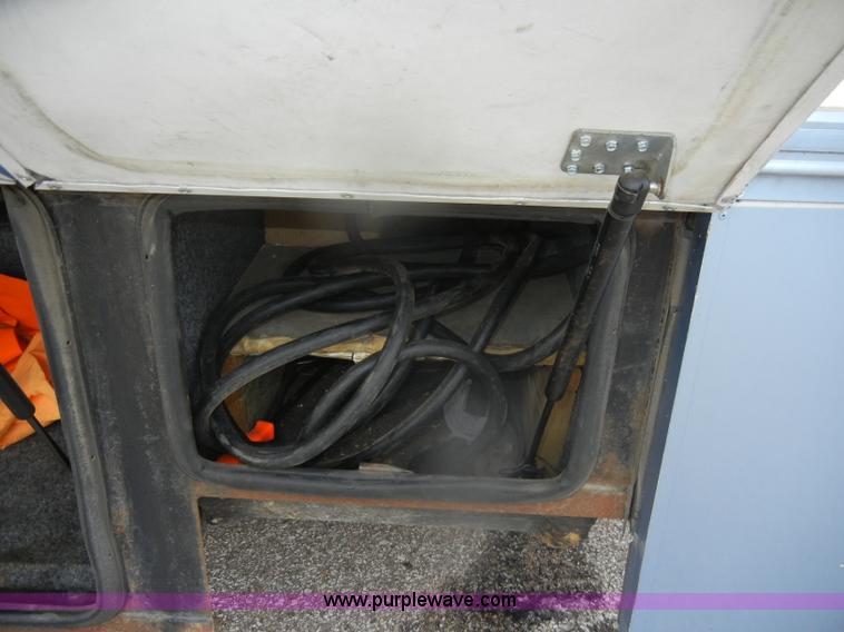 image for item D4750 1998 Gulf Stream Sun Voyager RV