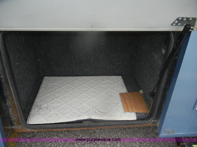 image for item D4750 1998 Gulf Stream Sun Voyager RV