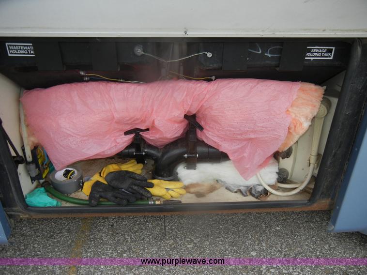 image for item D4750 1998 Gulf Stream Sun Voyager RV