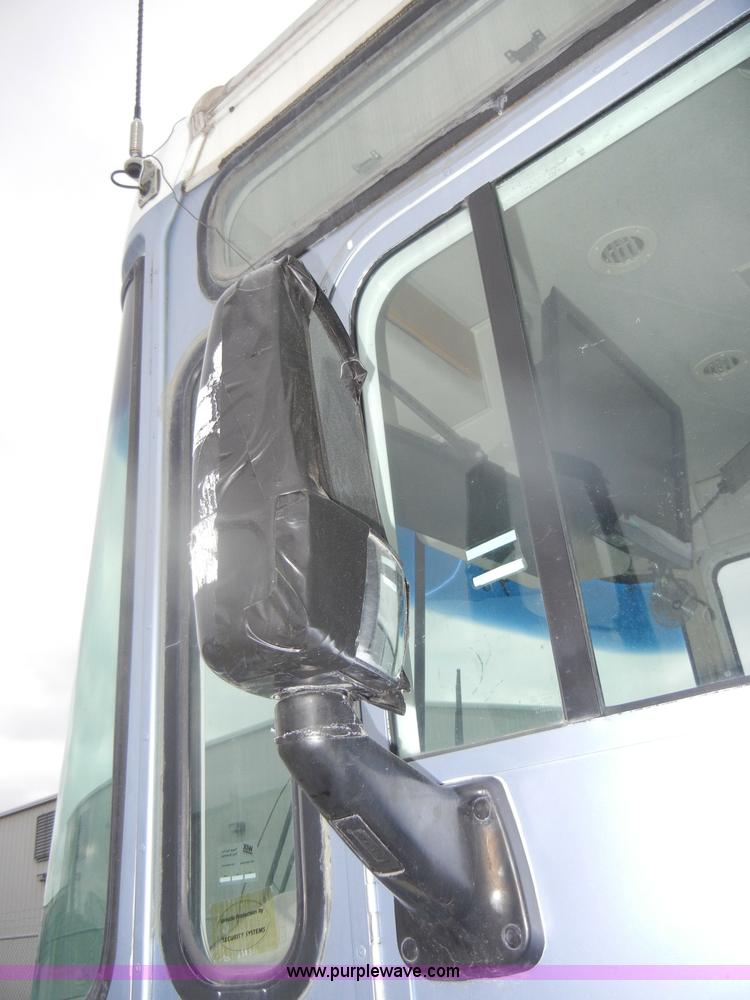 image for item D4750 1998 Gulf Stream Sun Voyager RV