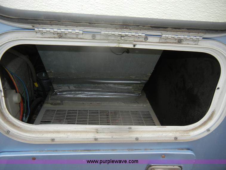 image for item D4750 1998 Gulf Stream Sun Voyager RV