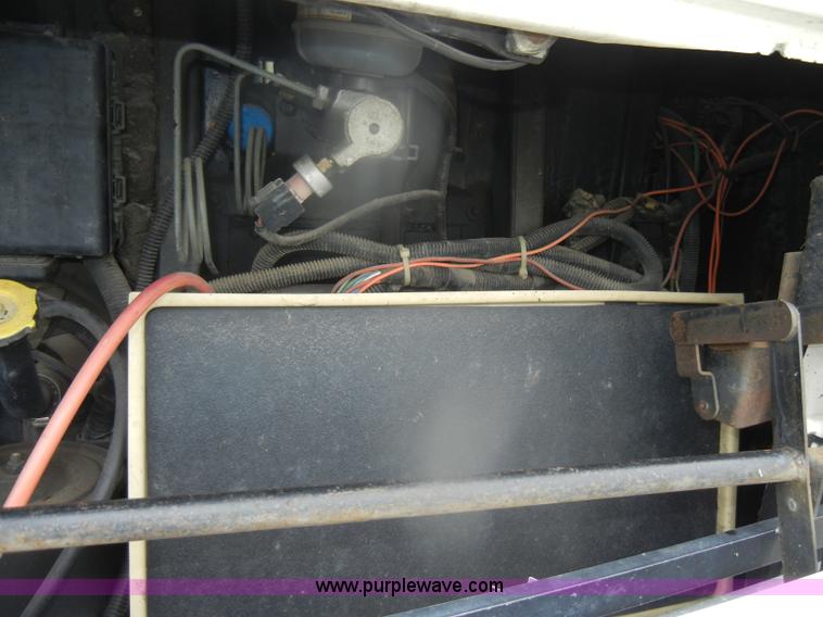 image for item D4750 1998 Gulf Stream Sun Voyager RV