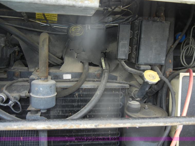 image for item D4750 1998 Gulf Stream Sun Voyager RV