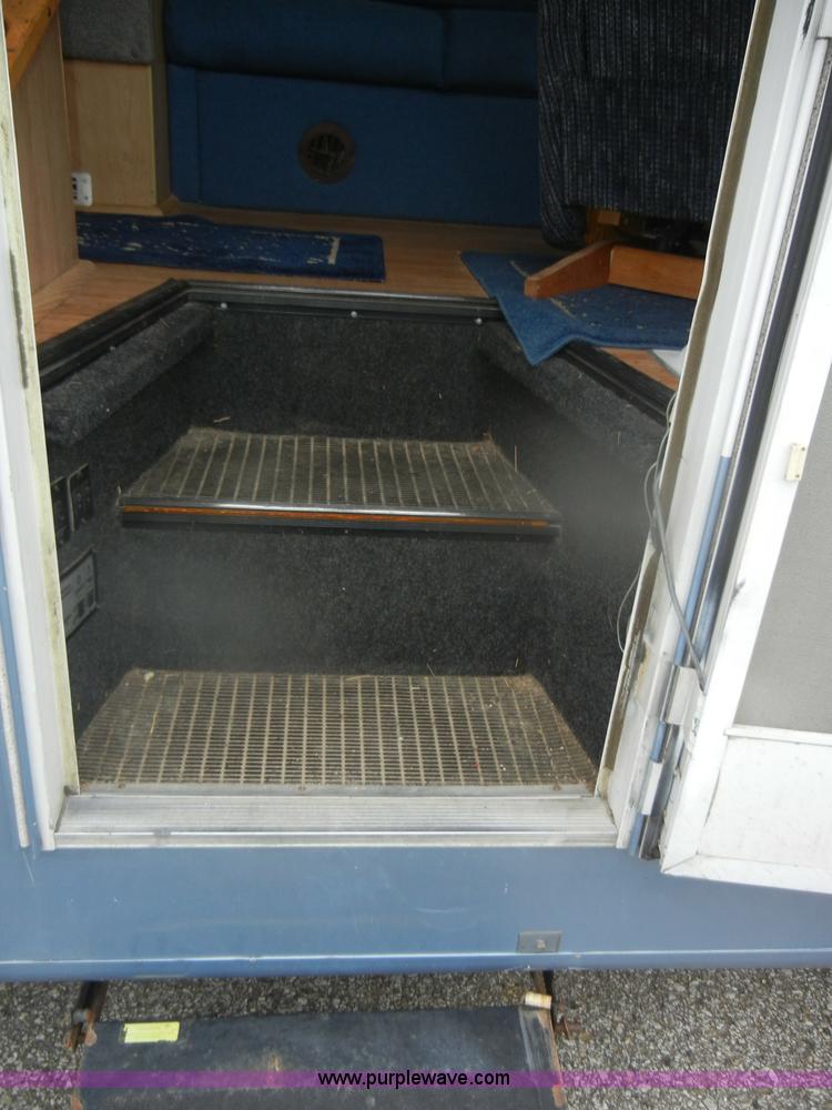 image for item D4750 1998 Gulf Stream Sun Voyager RV