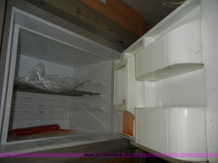 image for item D4750 1998 Gulf Stream Sun Voyager RV