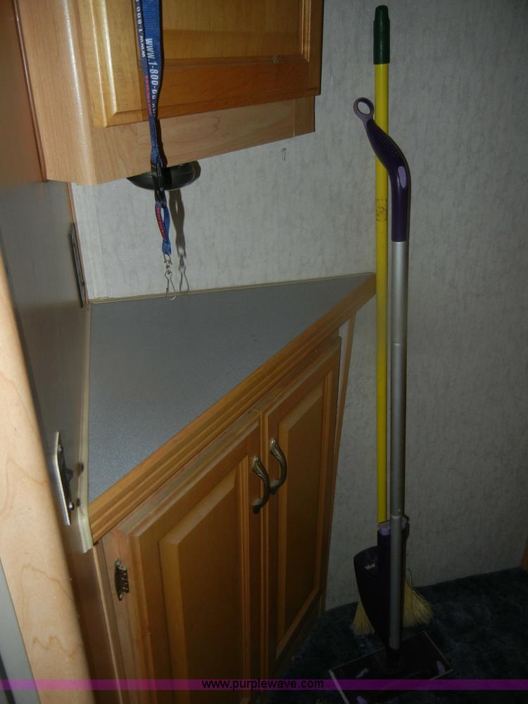 image for item D4750 1998 Gulf Stream Sun Voyager RV