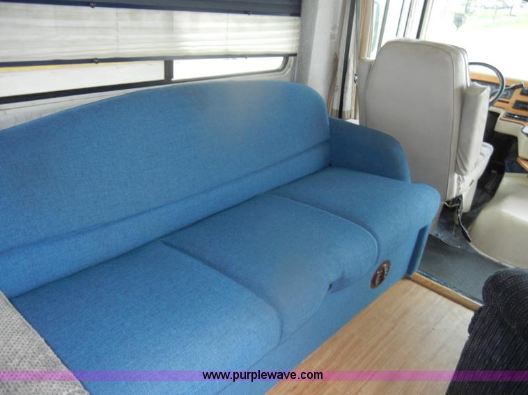 image for item D4750 1998 Gulf Stream Sun Voyager RV